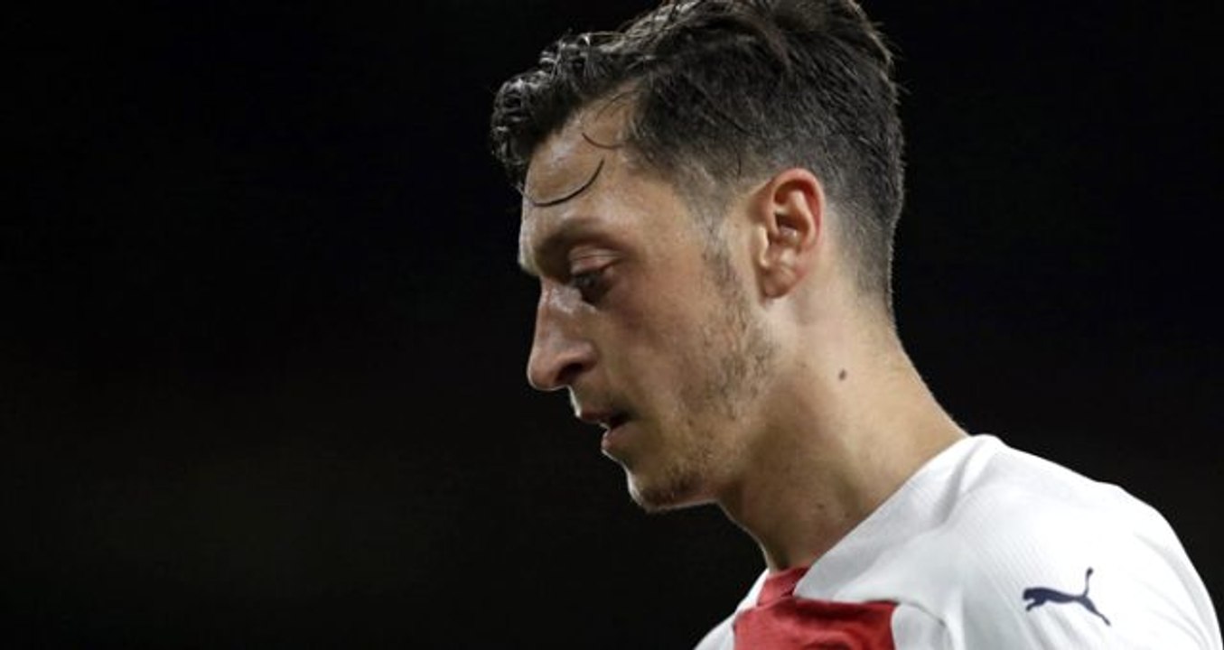 İngiliz basını duyurdu! Mesut Özil, Fenerbahçe forması giyecek