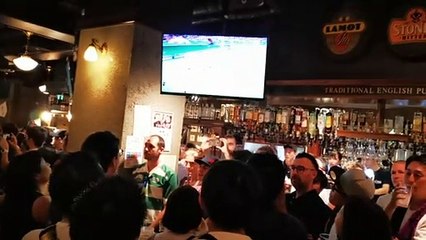 La victoire du Japon sur l'Irlande dans un pub à Osaka
