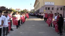 Okul arkadaşları dünya şampiyonu Habibe'yi konfetilerle karşıladı