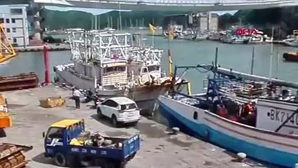 Tayvan’da köprü çöktü!