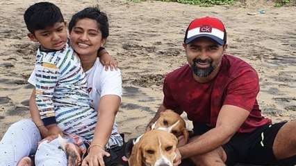 Sneha Prasanna Family Photos : மகனுடன் பீச்சில் காதல் ஜோடி