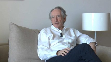 "A Barata" é a fábula de Ian McEwan sobre o Brexit