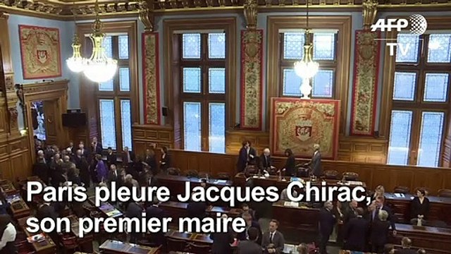 Paris rend hommage à Jacques Chirac, son premier maire