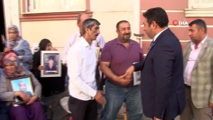 Güvenlik ve terör uzmanı Dr. Muğlu'dan HDP önündeki ailelere destek ziyareti