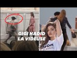 En plein défilé Chanel, Gigi Hadid écarte une intruse du podium