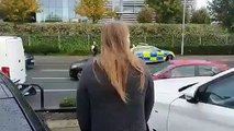 Des jeunes roulant dans une Audi volée tombent sur un barrage de police en Angleterre