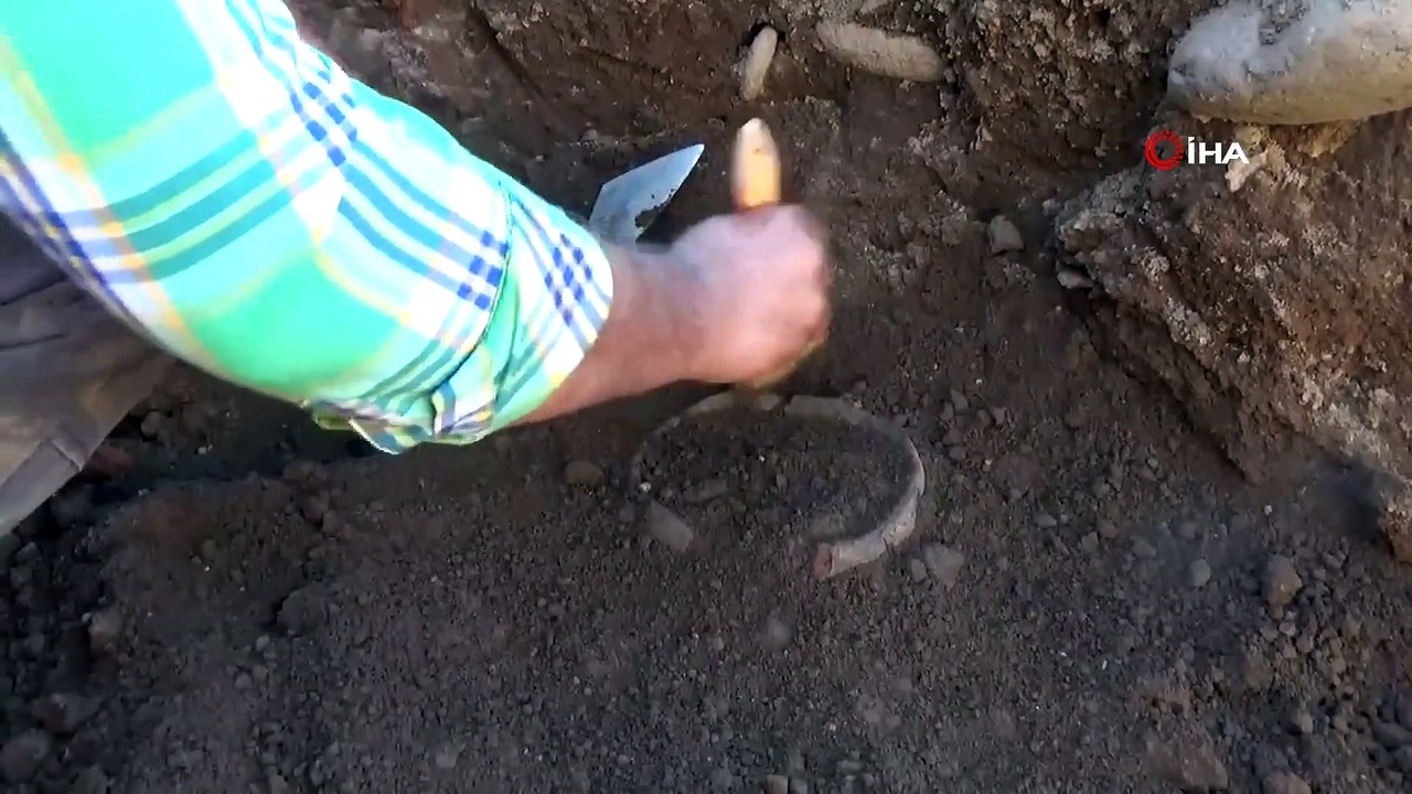 Tarihi kazılarda 'Çömlek' İçinde 3 Bin Yıllık Buğday Taneleri Çıktı