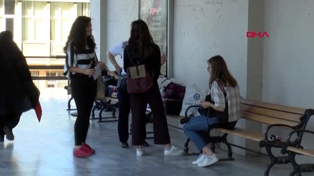 İstanbul üniversitesi diş hekimliği fakültesi öğrencileri eşyalarını toplamaya başladı