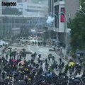 Hong Kong : un manifestant blessé à la poitrine par un tir à balle réelle