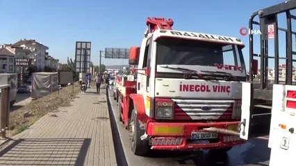 Vinçten yola yağ döküldü, ortalık savaş alanına döndü