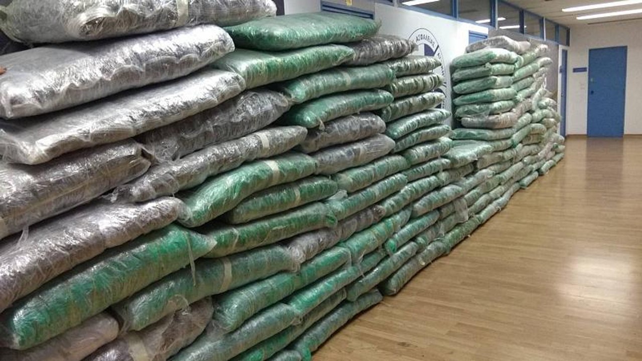 Тайник на эгейском острове: тонна наркотиков