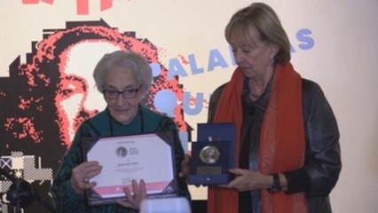 Vida y obra de Ida Vitale se exhibe en Uruguay como una "ópera grandilocuente"