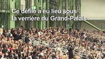 Mode: une intruse au défilé Chanel