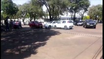 Três carros batem na Rua da Bandeira