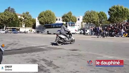 VIDÉO Regardez la violence d'un choc à 50 km/h entre une voiture et un scooter