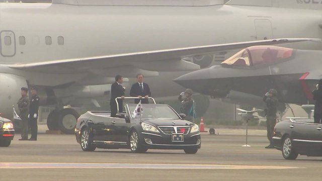 문 대통령, 제71주년 국군의 날 기념식 참석 / YTN