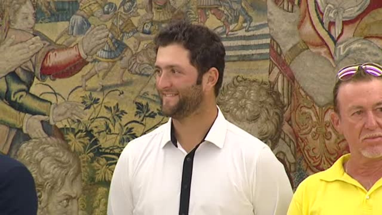 El Rey Felipe VI recibe en la Zarzuela a los mejores golfistas españoles