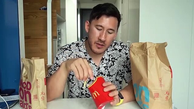KOREAN McDonalds vs AMERICAN McDonalds (mukbang?)