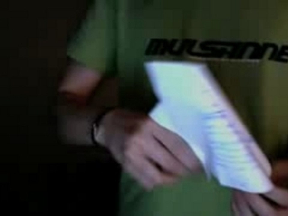 comment faire claquer une feuille