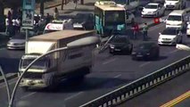İstanbul'da Avcılar E-5 karayolu yan yolda Cihangir mevkiinde kontrolden çıkan özel halk otobüsü...