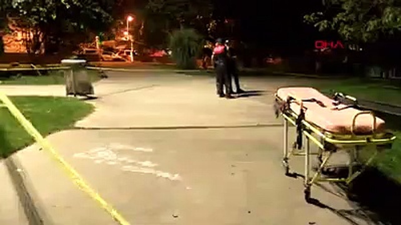 Parkta kendini astı