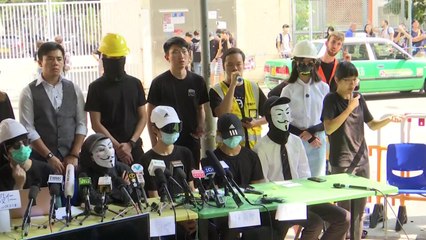 홍콩, 고교생 피격에 항의 시위..."피의 빚 갚을 것" 경고 / YTN