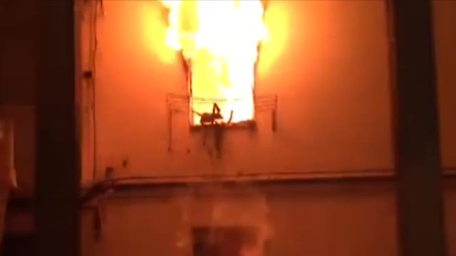 Un joven muere en un incendio causado por un taller clandestino de marihuana