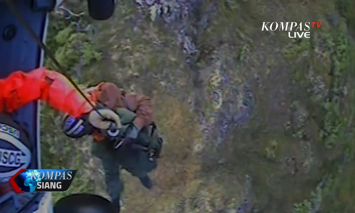 Dua Pendaki dan Dua Ekor Anjing Terjebak di Gunung