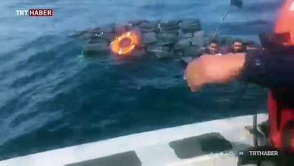 Kolombiya'da gemi alabora oldu, kaçakçılar uyuşturucuya tutundu