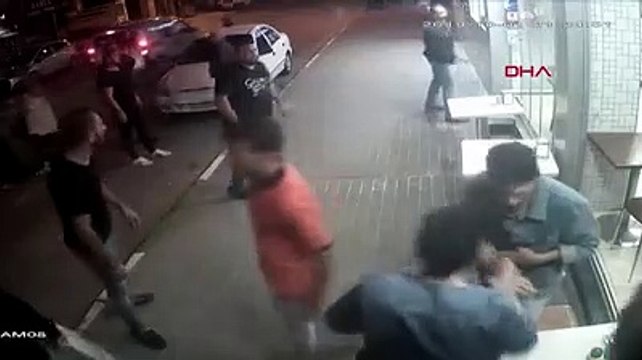 Evine sipariş getirmeyen dönercinin dükkanını bastı