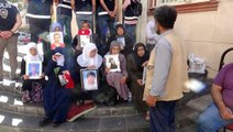 Annelerin HDP önündeki evlat nöbeti 30'uncu gününde