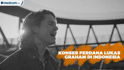 Konser Perdana di Indonesia, Lukas Graham Pakai Batik