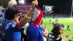 Mondial de rugby : le tour d'honneur des Bleus après leur victoire sur les États-Unis