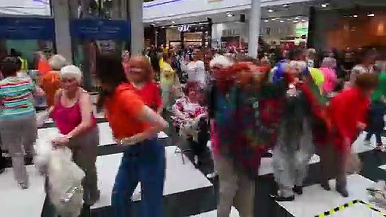Beige Flashmob White Rose Centre
