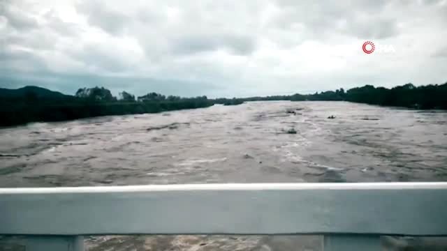 - Tropikal Fırtına 'Narda' Meksika'yı Vurdu: 2 Ölü