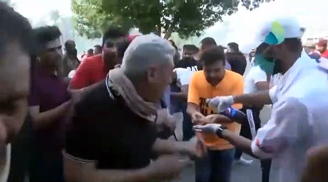 العراق: إطلاق نار في بغداد والحكومة تتهم مندسين باستخدام العنف بعد احتجاجات دموية