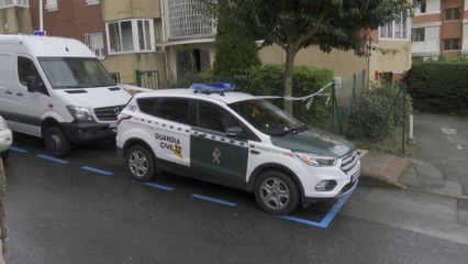 La Guardia Civil inspecciona el piso de la detenida en Castro Urdiales