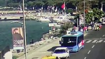 Kahraman polis, denize atlayıp intihara teşebbüs eden genci böyle kurtardı