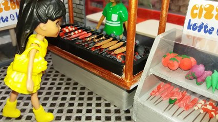 Cimri Abla Kebapçıda | Oyuncak Bebekler Kebapçıda