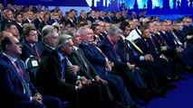 Putin não vê problemas em ligação de Trump a Zelenski