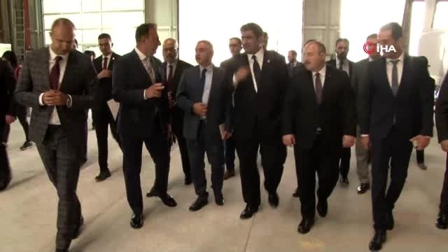 Sanayi ve Teknoloji Bakanı Varank, Kuveyt Ticari ve Sanayi Bakanı Al-Roudan'a ASO 1.OSB'yi gezdirdi