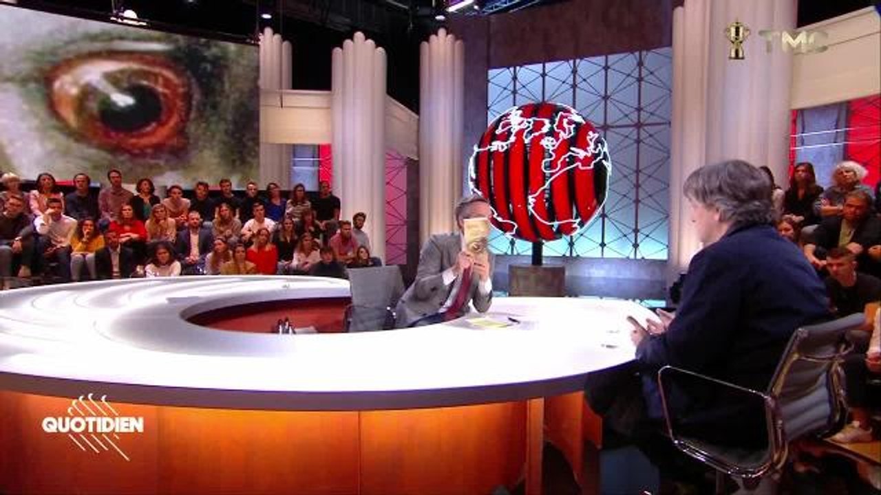 Riss, rescapé de Charlie Hebdo a peur parfois de “tomber dans la folie”