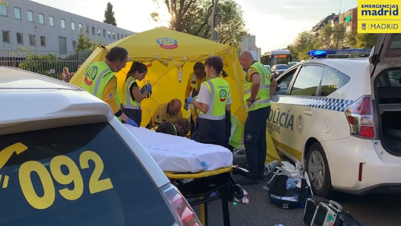 Herida grave una mujer tras ser atropellada por una moto en Madrid