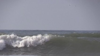 Las olas siguen arrojando cadáveres de emigrantes en uno de peores naufragios