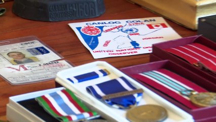 Un ancien militaire construit des chalets pour aider ses paires