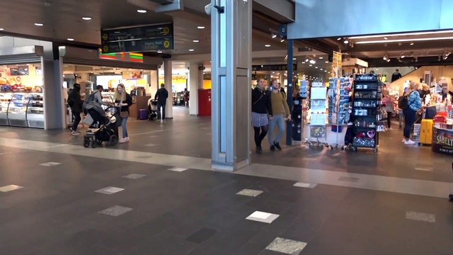 BDMV-114 Aruna & Hari Sharma at Central Station Arival Hall Oslo, Sep 22, 2019