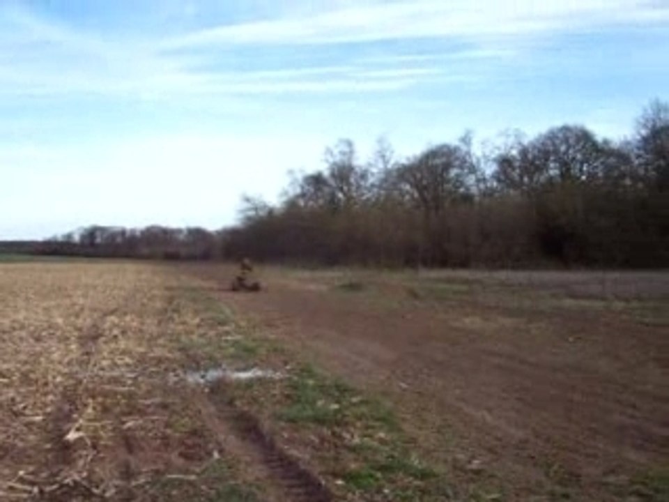 660 raptor sur terrain tres boueux