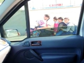 Bursa'da bir baba 4 çocuğuyla motorda yolculuk yaptı