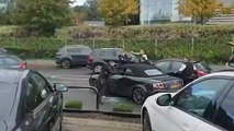 Un passant filme l'arrestation intense d'un ado qui roule en Audi volée au terme d'une course-poursuite
