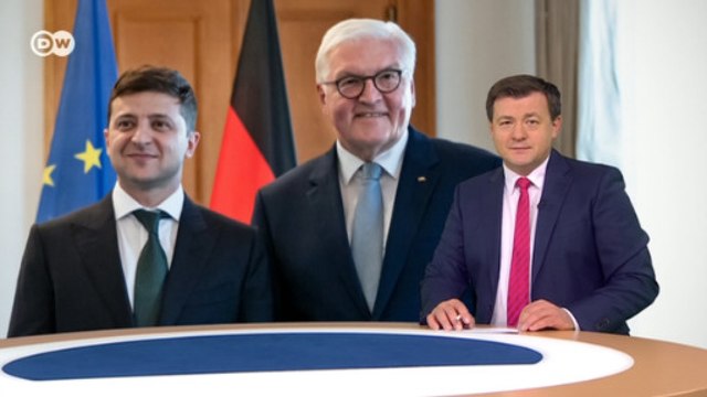 Западные эксперты о плане Штайнмайера: капитуляция Зеленского или шанс на мир? DW Новости (02.10.19)